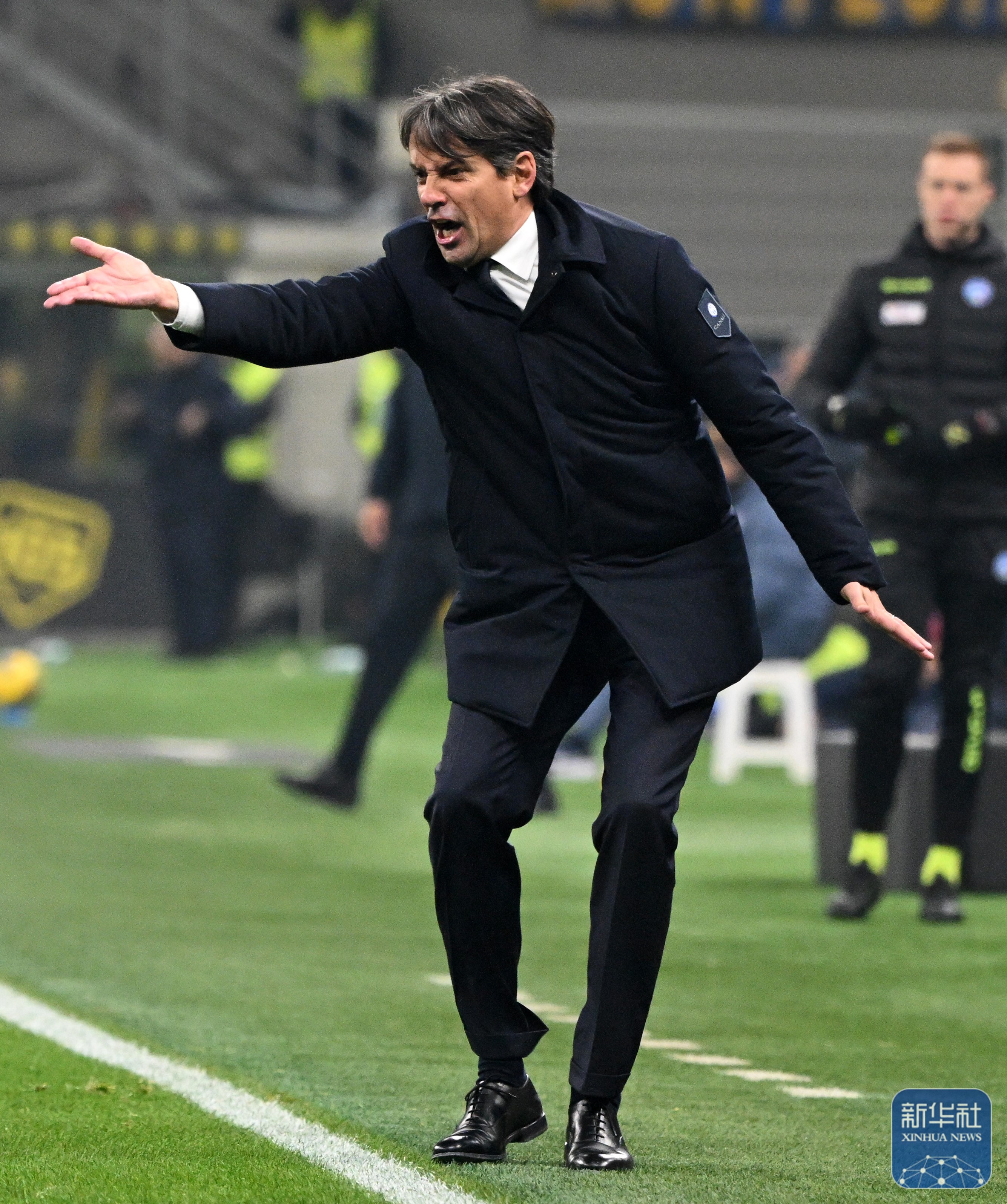 巴萨逆转国际米兰，马丁内利惊艳四座