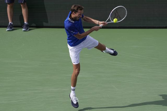 戴维斯杯绝杀拉沃尔杯，梅德韦杰夫点燃赛场