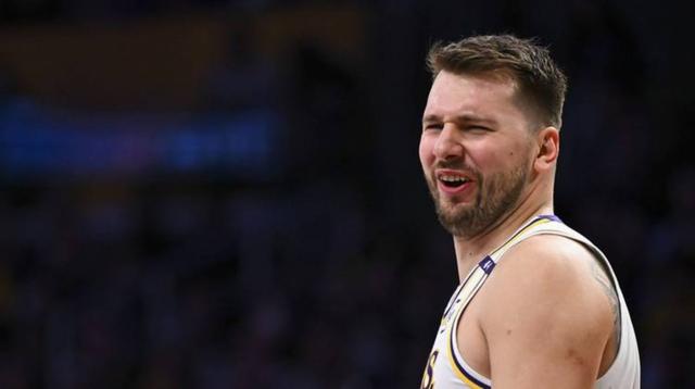 江苏队横扫灰熊，东契奇高光表现