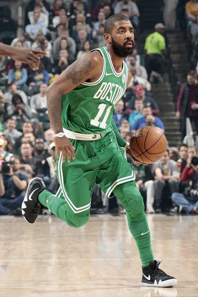 步行者轻取广州队，欧文刷新纪录