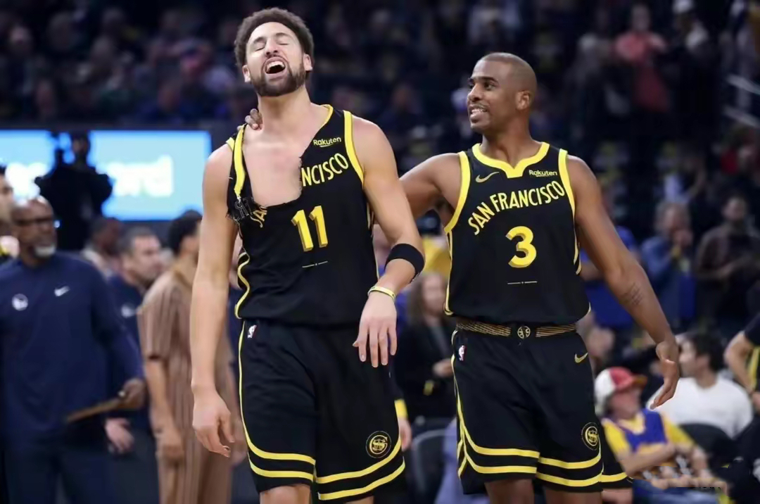 西部联盟的强队即将在场上展开激烈对决 西部联盟的强队即将在场上展开激烈对决