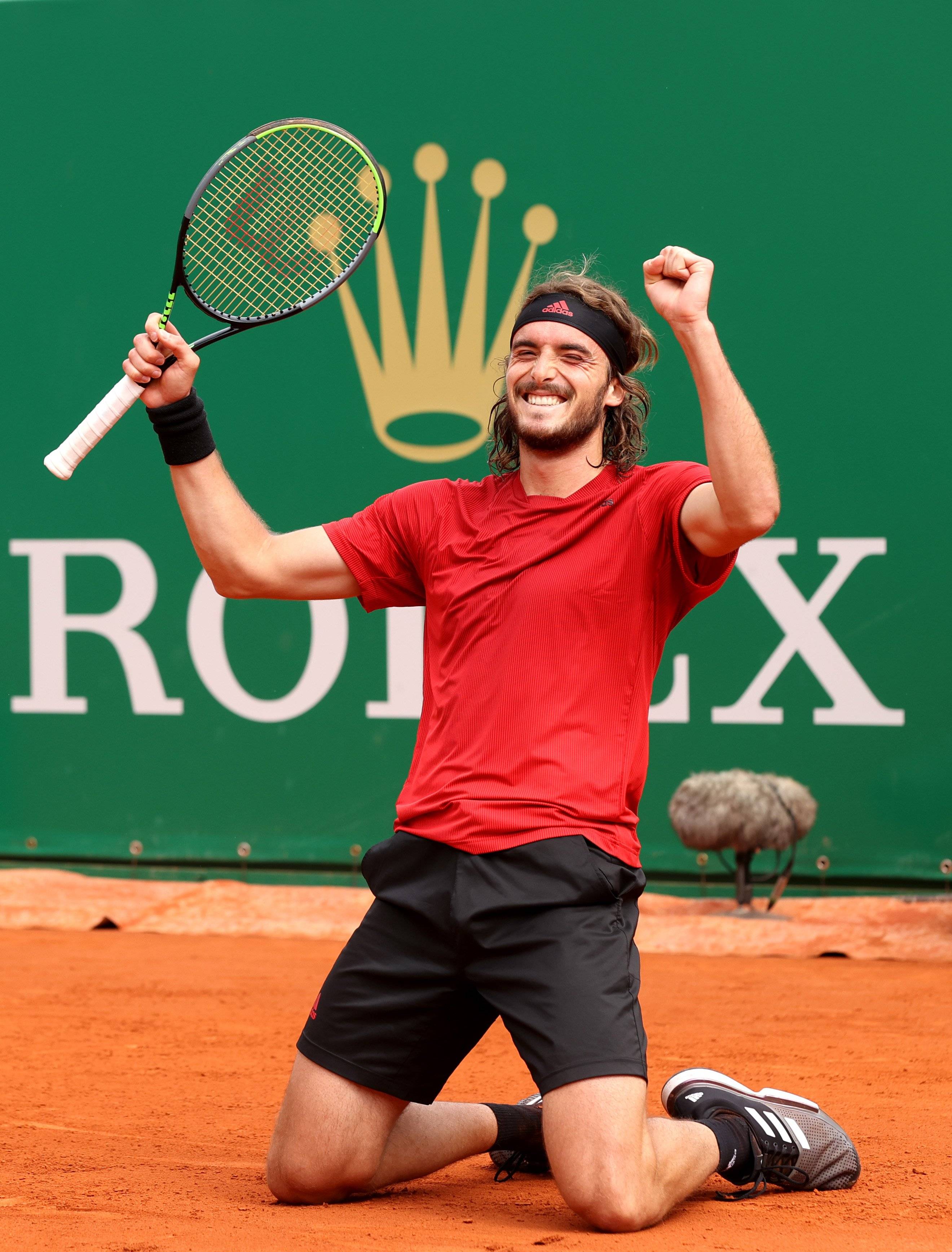 澳大利亚网球队险胜日本网球队，西西帕斯打破历史纪录