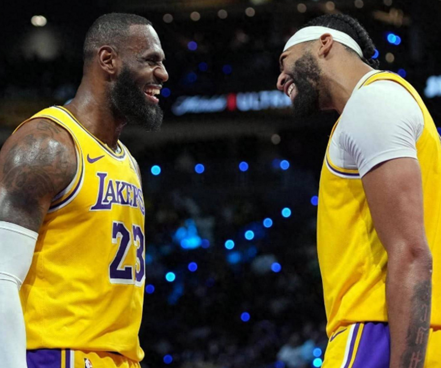 马刺碾压公牛,浓眉哥带队取胜 马刺碾压公牛,浓眉哥带队取胜