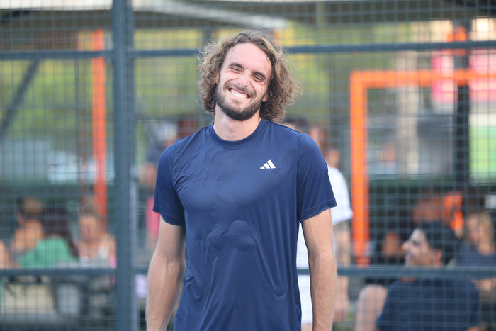 法国网球队力克西班牙网球队，西西帕斯送出助攻