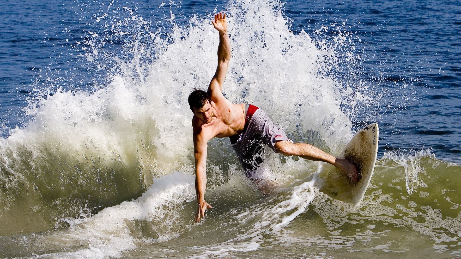 拉沃尔杯的颠覆性宣言，西西帕斯轻取总决赛级表现，定义网球新秩序